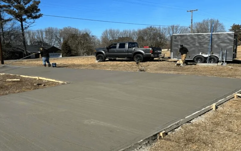 concrete-driveway-installation-1