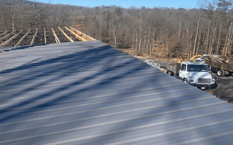 large-metal-barn-construction-4