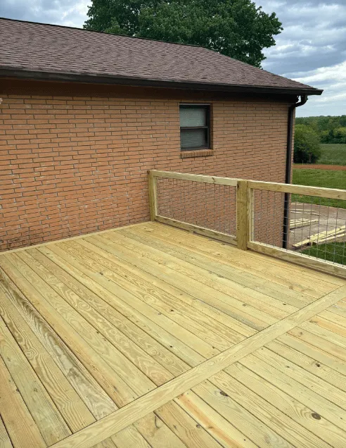 new-wood-deck-20x20-cattle-fence-railings