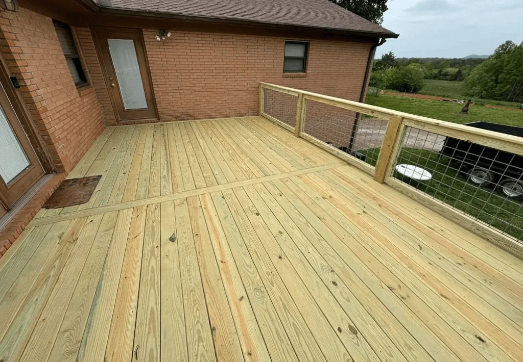 wood-deck-with-cattle-fence-railings-4