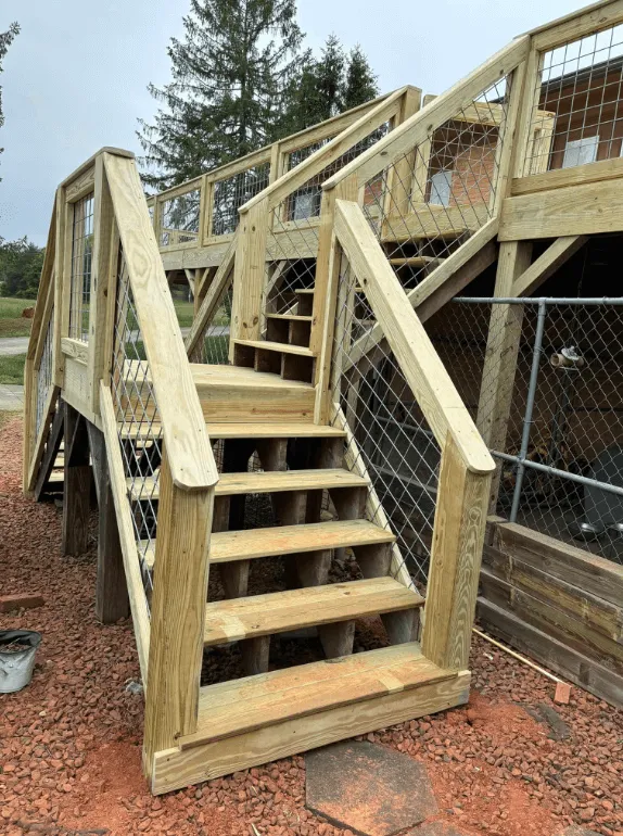 wood-deck-with-cattle-fence-railings-8